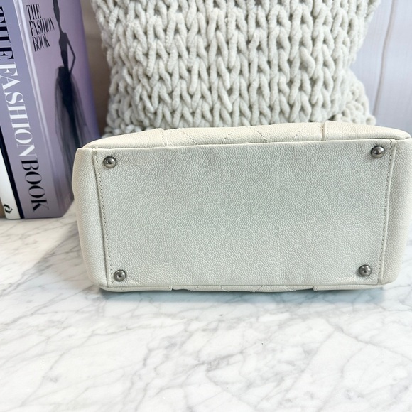 Chanel Cream Quilted Women's Bag - Picture 5 of 12